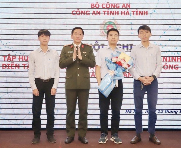 Hà Tĩnh tổ chức hội nghị diễn tập nâng cao sức mạnh phòng thủ trong kỷ nguyên số